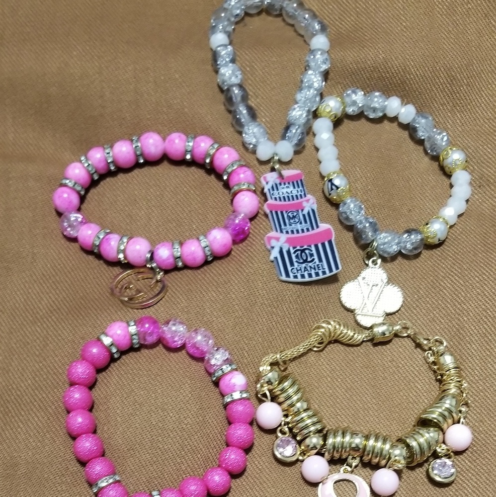 Charm bracelets - Picture 3 of 7